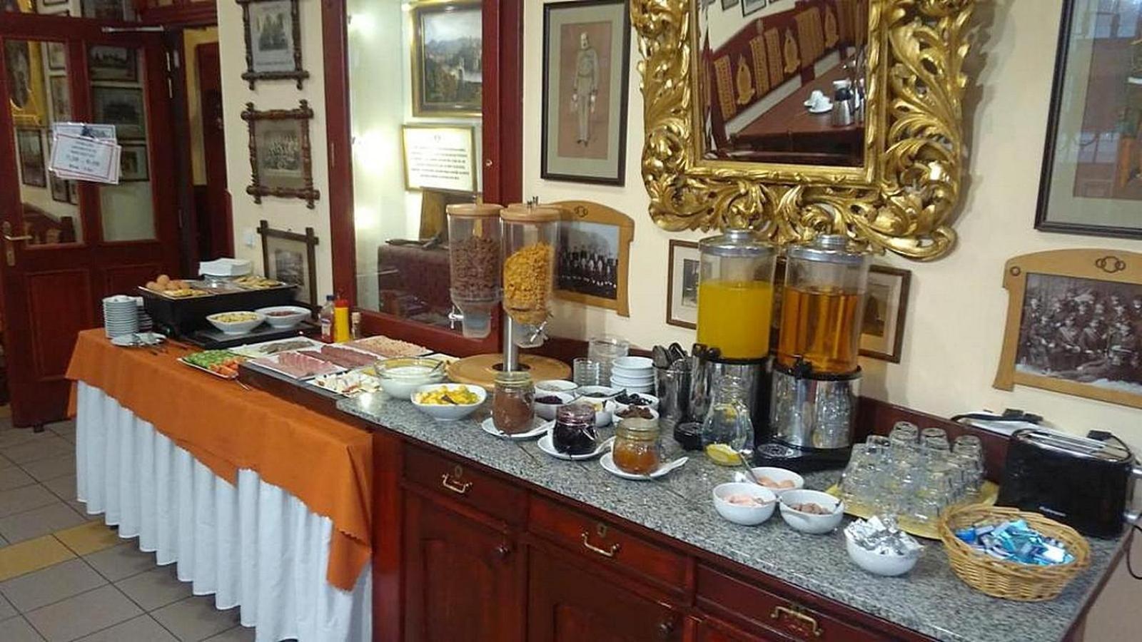 Hotel Cisar Ferdinand Loket Luaran gambar