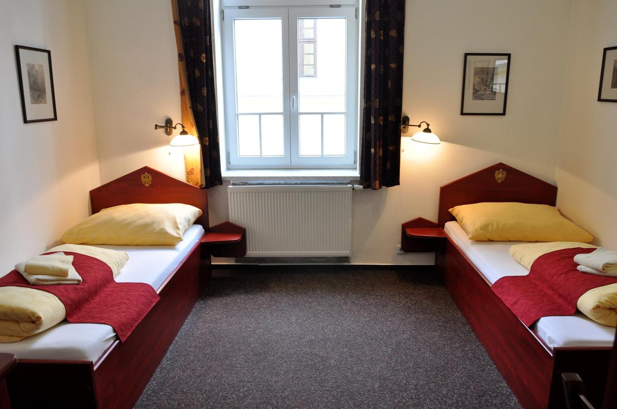 Hotel Cisar Ferdinand Loket Bilik gambar