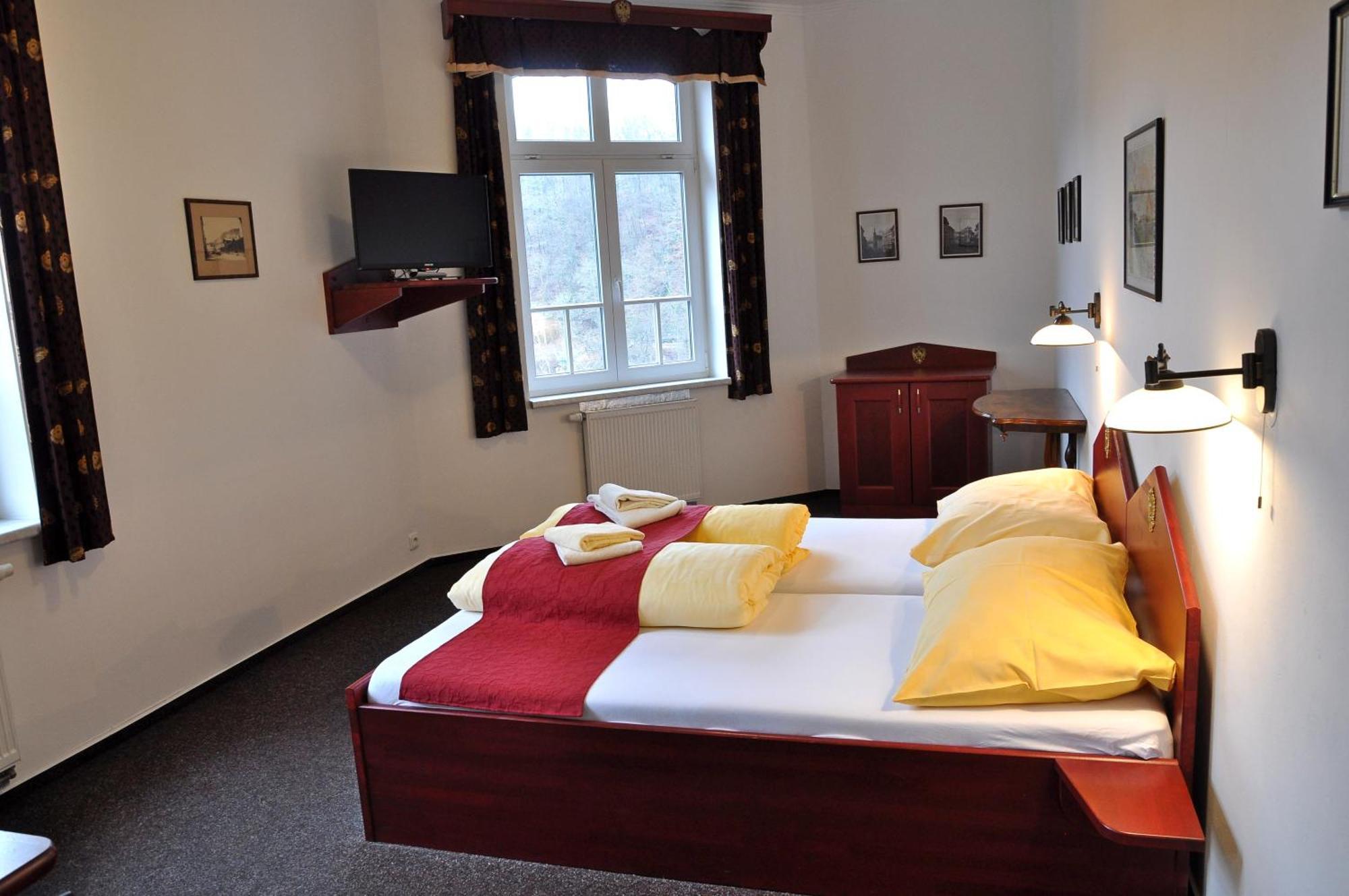 Hotel Cisar Ferdinand Loket Bilik gambar
