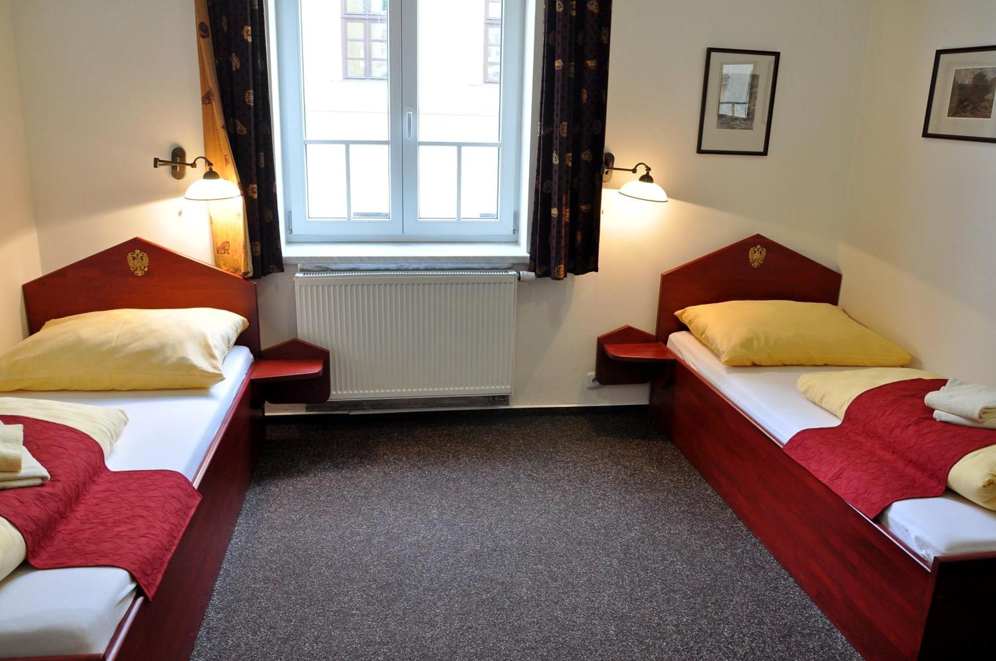 Hotel Cisar Ferdinand Loket Bilik gambar